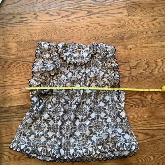 ANTHROPOLOGIE Elegant Embroidered   Black and White Ruffle Top
Medium - Picture 8 of 9